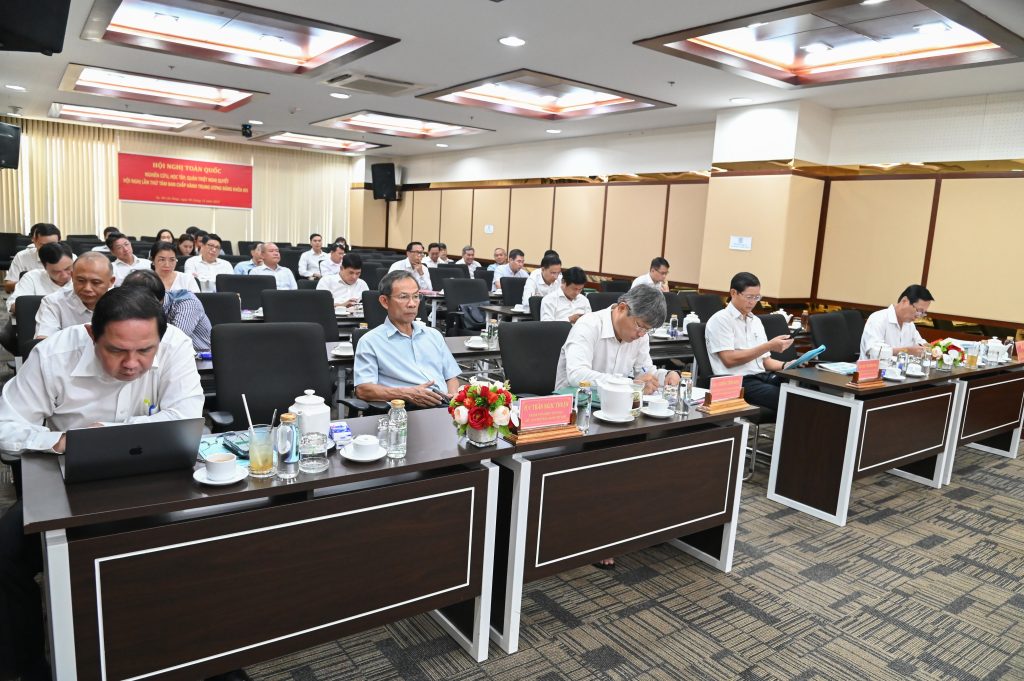 VRG nghiên cứu, học tập, quán triệt Nghị quyết Hội nghị Trung ương 8 khóa XIII